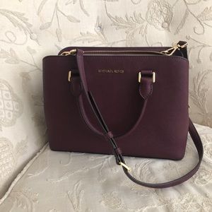 Michael Kors Savannah in “plum”